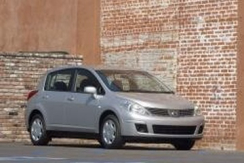 Nissan Versa I