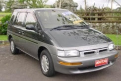 Nissan Prairie II (M11)